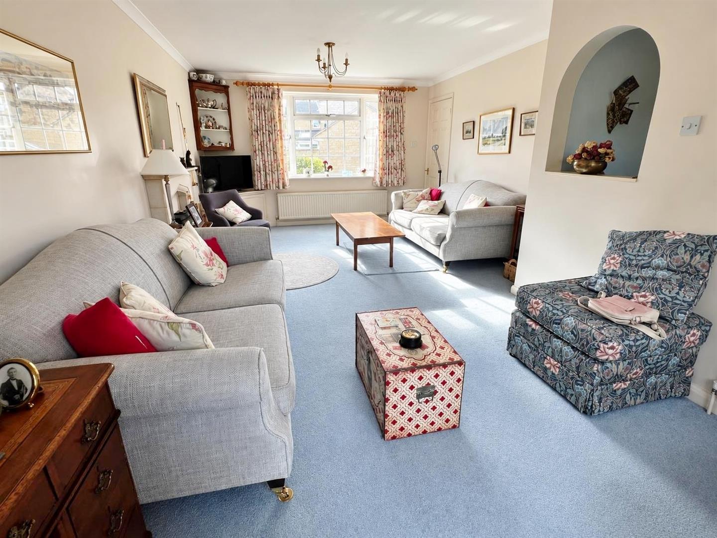 sitting room 2.jpg